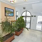 أبارتامنتوس إتش سي بريانا بلايا نيرخا